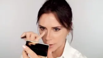 Ako netko zna, to je ona: Otkrivamo ti beauty rutinu Victorije Beckham