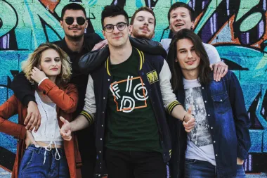 Zo predstavio svoj drugi singl, pop baladu 'Mjesto pod suncem'