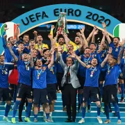Druga strana finala Eura - od celebrity navijača do dirljivih posveta majkama