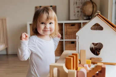 Iznenađenje ili ne? Studija otkrila zašto su djeca sretnija s manje igračaka