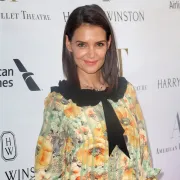 'Lijepe i prirodne': I Katie Holmes pokazala strije na trbuhu, baš kao i mnoge slavne dame