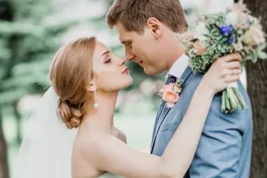 Zauvijek zajedno! Ili ne? Je li ON pravi materijal za brak?