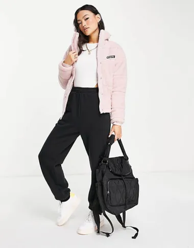 Zašto ove godine ne bi isfurala pink kaput ili jaknu? Imamo super modele