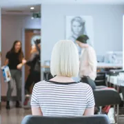 Paper cut bob - 'stroga' frizura za žene koje znaju što žele