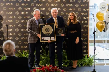 Dodijeljena je prva nagrada 'Nova ploča' pojedincima koji su zadužili hrvatsku glazbenu industriju