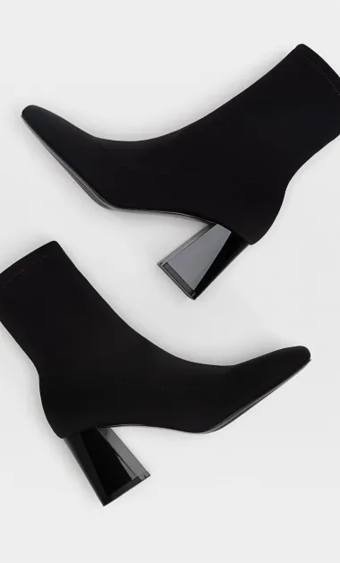 Čizme s blok petom - svima nam treba jedan stylish par