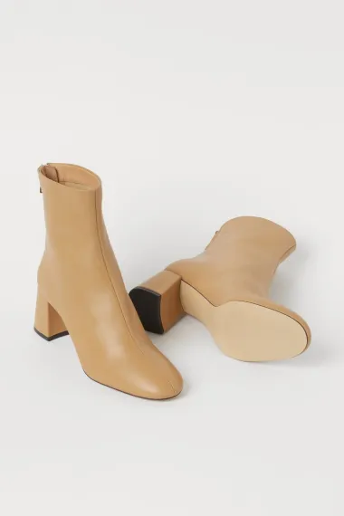 Čizme s blok petom - svima nam treba jedan stylish par