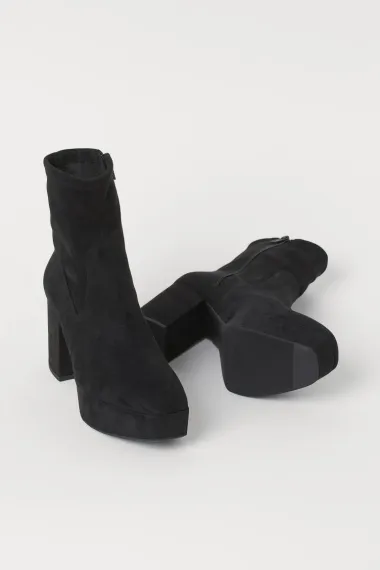 Čizme s blok petom - svima nam treba jedan stylish par