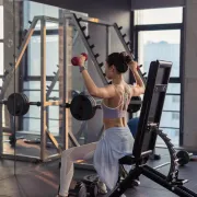 Ovi fitness trikovi pomoći će ti da učvrstiš tijelo nakon 40-e