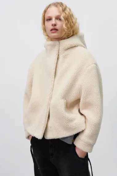 Tople i upečatljive: I ove zime nosimo shearling jakne