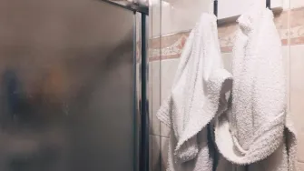 Kompletan vodič: Kako seks pod tušem učiniti zabavnim i sigurnim