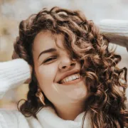 Želiš da ti kosta brže i gušće raste? Ima trikova s kojima možeš to postići