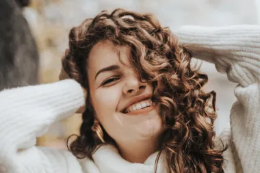 Želiš da ti kosta brže i gušće raste? Ima trikova s kojima možeš to postići