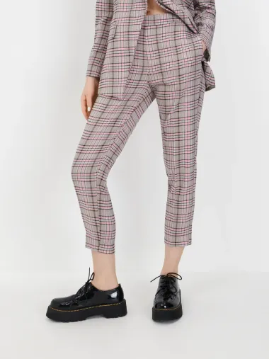 High street komadi u nježnim proljetnim bojama