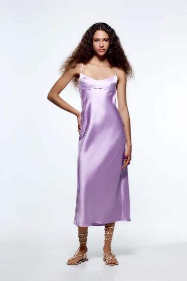 Seksi, a elegantne slip satenske haljine koje želimo