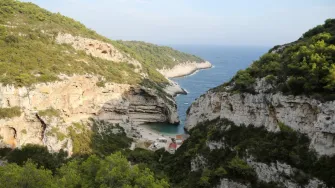 Raj na zemlji: Ovo su najljepše plaže na otoku Visu koje vrijedi posjetiti