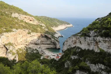 Raj na zemlji: Ovo su najljepše plaže na otoku Visu koje vrijedi posjetiti
