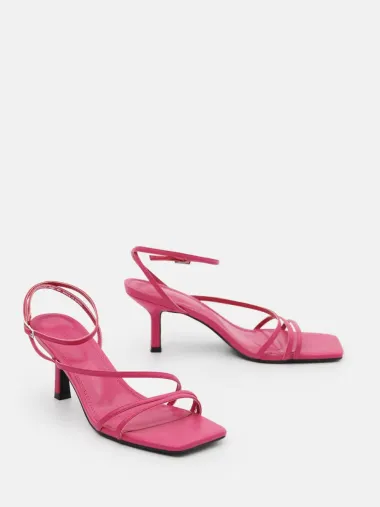 Podižu svaki look: Upečatljive sandale na petu u jarkim bojama
