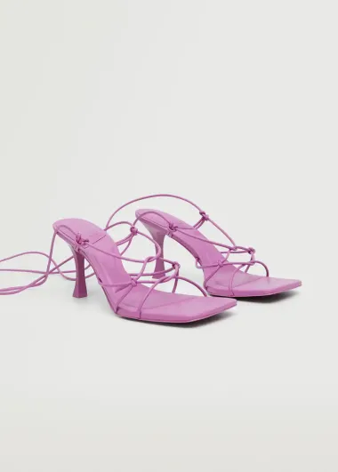 Podižu svaki look: Upečatljive sandale na petu u jarkim bojama