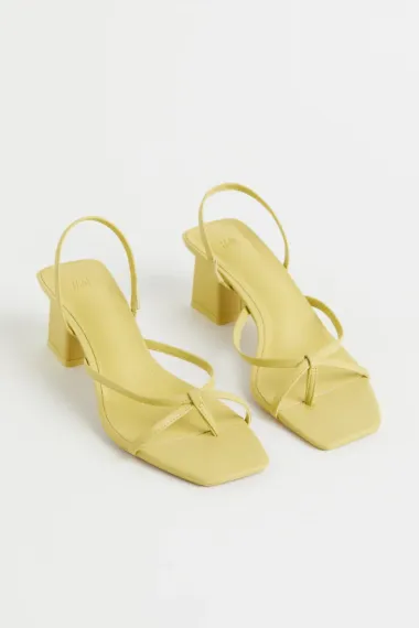 Top ili flop: Japanke na petu sve su popularnije, a mi smo pronašle modele iz high street ponude