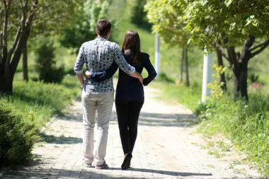 Glavni krivac za leptiriće: Kako hormon ljubavi, oksitocin, utječe na muškarca i ženu