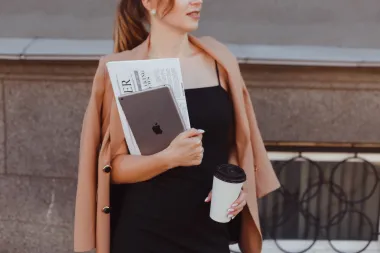 Vrijeme je za povratak na posao, a Massimo Dutti ima divne haljine za jesen