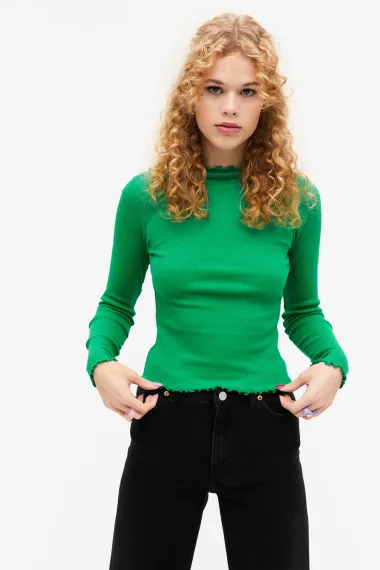 Smaragdno zelena je hit boja za jesen. Pronašle smo komade koji će začiniti svaki look