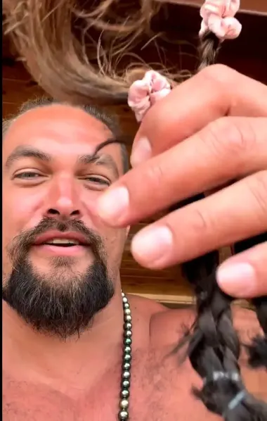 Jason Momoa je zbog protesta obrijao svoje prepoznatljive uvojke