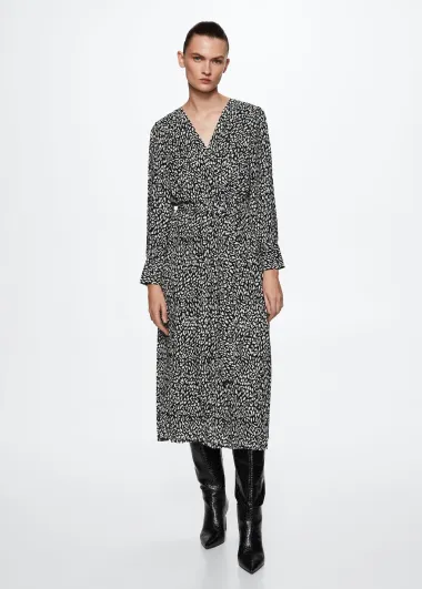 Haljine s printom idealne su za razigrane jesenske kombinacije, a Mango i Zara imaju odlične modele