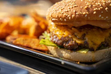 Kako se pravi hamburger? U čemu je tajna dobrog recepta za hamburger?