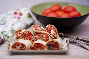 Tortilja pizza iz tave gotova za samo 5 minuta najbolji izbor za ukusan i brzi ručak