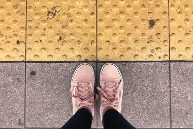 Kako kombinirati Vans? Provjerite modne ideje za žene