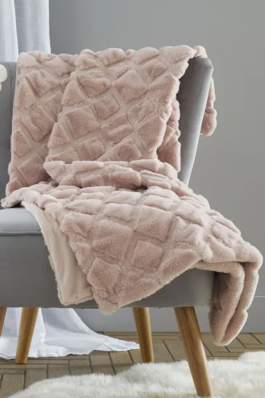 Cozy božićni darovi koji će razveseliti sve one kojima je uvijek hladno