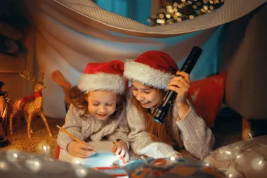 Da ili ne? Treba li (i kada) djeci reći istinu o Djedu Božičnjaku?