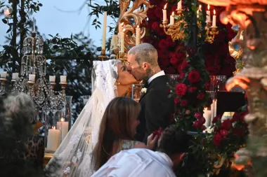 Od Bennifer do Kourtney i Travisa: Najposebnija celebrity vjenčanja u prošloj godini