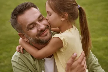 Vječna rasprava: Trebaju li očevi svoje kćeri voditi u ženski ili muški toalet?