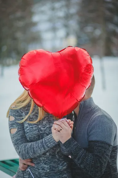 Kako mu dati do znanja da želiš 'nešto više'? Ovi trikovi mogu ti pomoći