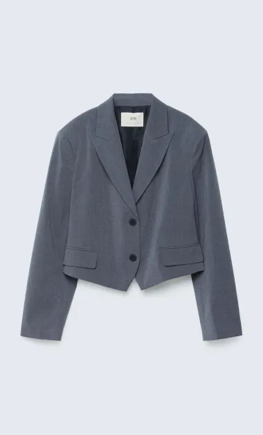 Zaboravi na oversized: Kratki sakoi su modni hit za proljeće