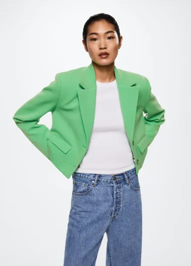 Zaboravi na oversized: Kratki sakoi su modni hit za proljeće