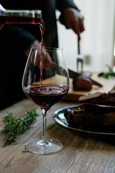 Ispravak jer istraživanje nije potvrdilo kako bi čaša crnog vina mogla imati učinak kao sat vježbanja