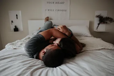 'Pillow talk': Jednostavna navika pred spavanje koja će zbližiti tebe i partnera