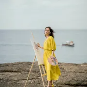Pročešljale smo ponudu komada u žutoj boji kojom prizivamo sunce