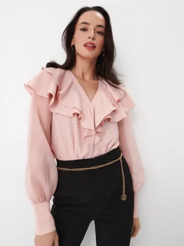 Obožavamo: 15 romantičnih bluza i košulja za svaki proljetni look
