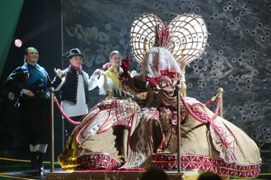 Svi pričaju o nastupu Kraljice u 'Masked Singeru': Možeš li pogoditi tko se skriva ispod maske?