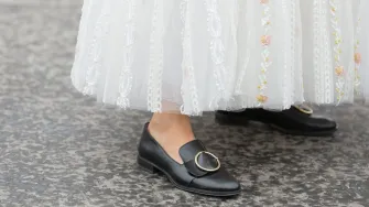 Elegancija bez pete: Ravne cipele koje možeš nositi i uz svečane kombinacije