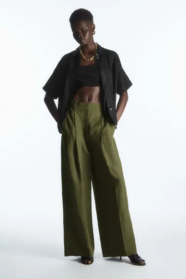 Proljetne outfit ideje: Široke hlače su jako trendi, a odlično se slažu s ovim modelima cipela