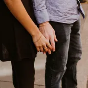 8 znakova koji otkrivaju da si u vezi s muškarcem koji ne poštuje žene