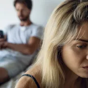 Ne, to nije ljubav: Pet očitih znakova da imaš posla s manipulatorom