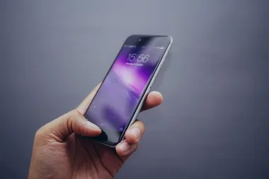 Zašto se ekran mobitela sam pali? Kako spriječiti samostalno uključivanje ekrana mobitela?
