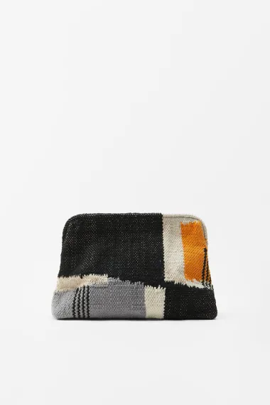 Sezonu pred nama obilježit će upečatljive clutch torbice